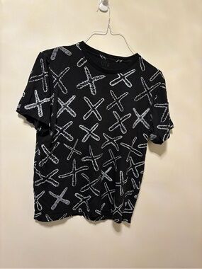 Uniqlo black chromosome top